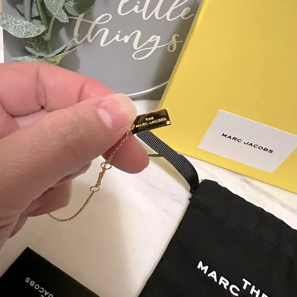 5 pcs. Marc Jacobs Medallion Gold and Blue Bracelet - Picture 9 of 11